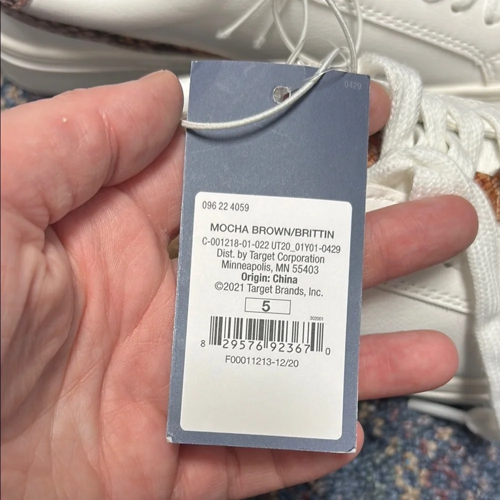 NWT Universal Thread White and Orange Sneakers with Fashionable Accents size 5 - Picture 5 of 16